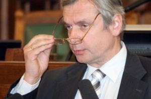 Шадурскис представит программу по переводу всех школ на латышский язык