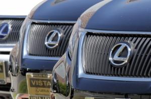 В этом году зарегистрировано в два раза больше люксовых авто