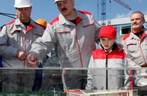 Лукашенко вернет комсомольские стройки