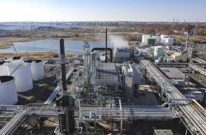 Балтийские страны не могут решить, у кого строить терминал сжиженного газа