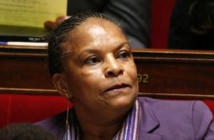 Французскую националистку сняли с выборов за сравнение министра с шимпанзе