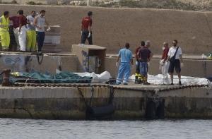 В Италии объявлен траур по жертвам кораблекрушения