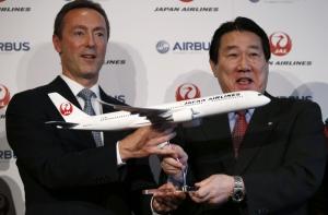 От «Лайнера мечты» во время полета отвалился кусок обшивки