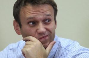 Приговор Навальному изменили на условный