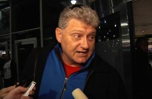 Отец Сноудена посоветовал сыну остаться в России