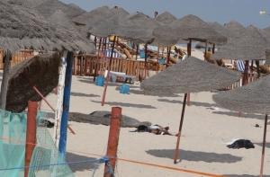 На пляже в Тунисе подорвался смертник