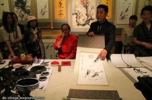 Китайским туристам запретили ковырять в носу в зарубежных поездках