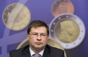 Премьер: проблемы экономики США могут отразиться и на Латвии