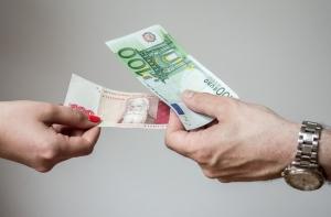 Задержана преступная группировка, платившая зарплаты «в конвертах»