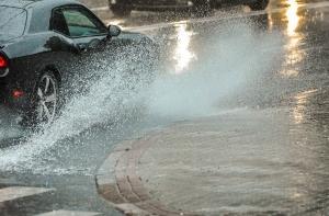 Синоптики предупреждают о буре (АУДИО)