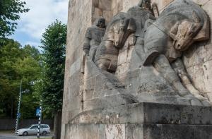 Президент откроет реставрированную галерею гербов на Братском кладбище