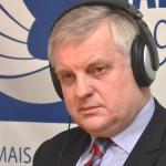 Профсоюз: людям не только мало платят, их еще и унижают