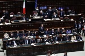 США и Британия следят за министрами Италии