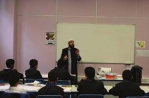 Британскую школу закрыли после сообщений об исламском дресс-коде