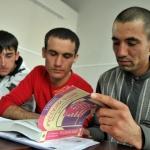 Российских мигрантов обяжут учить русский язык