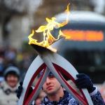 Олимпийский факел взорвался в руках 13-летней девочки (ВИДЕО)