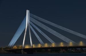 Мужчинa пытался спрыгнуть в Даугаву с Вантового моста