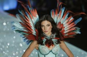 Самые красивые модели мира в шоу Victoria`s Secret (ФОТО)