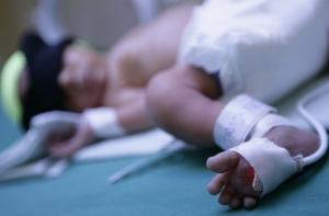 Женщина с умершим мозгом родила ребенка