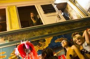 В шотландском стриптиз-клубе предложили разместить детей