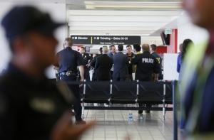 Из-за стрельбы в аэропорту Лос-Анджелеса отложены 746 авиарейсов