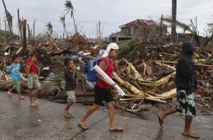 Число погибших на Филиппинах выросло до 1744 человек