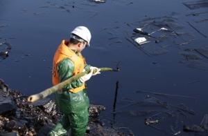В Китае вылилось две тысячи тонн бензина