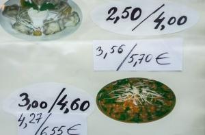 Люди все чаще жалуются на некорректное отображение цен в евро и латах