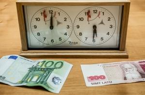 Объем наличных денег в обращении падает