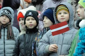 MIX TV: ФАКЕЛЬНОЕ ШЕСТВИЕ В ЧЕСТЬ 11 НОЯБРЯ (ВИДЕО)