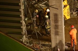 Под завалами в Maxima еще слышны сигналы телефонов