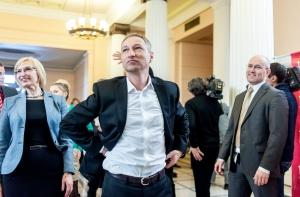 Премьер не будет требовать отставки министра юстиции
