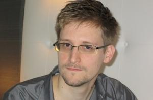 Сноуден не получал денег за рассекреченную информацию