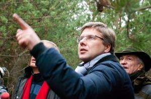 Мэр Риги с журналистами выбрали в лесу 4 елки