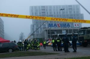 Очередной обвал крыши Maxima: под обломками могут быть спасатели (ВИДЕО)