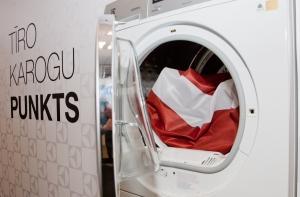 В Риге открыли пункт «чистых флагов»