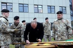 Президент поблагодарил военных за вклад в развитие Латвии