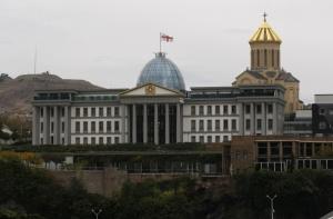 Президент Грузии отказался жить во дворце Саакашвили