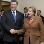 Янукович пожаловался Меркель на одиночество