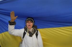 От 4 до 10 тысяч оппозиционеров продолжают митинговать в центре Киева