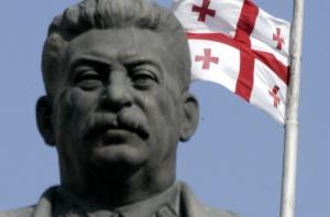 В Грузии снесли новый памятник Сталину
