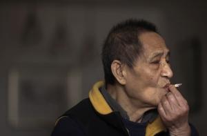 В Китае чиновников лишили «перекуров»