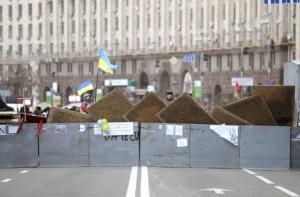 В центре Киева возвели баррикады (ФОТО,ВИДЕО)