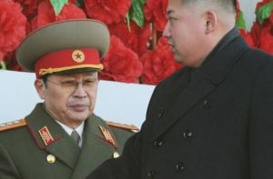 Ким Чен Ын отстранил от власти своего дядю
