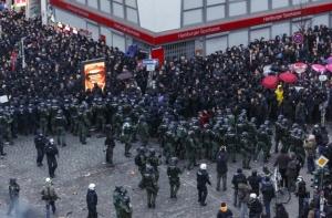 В германском Гамбурге произошли массовые беспорядки (ФОТО)