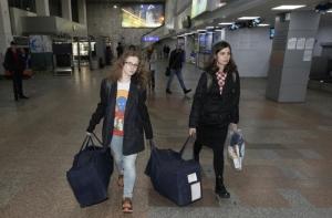 Pussy Riot опоздали на самолет из-за пробок