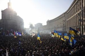 У резиденции президента Украины собралось более тысячи человек