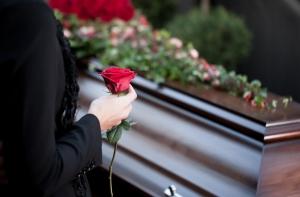 В Латвии продолжает расти смертность