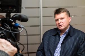 Шлесерс снова возглавил партию