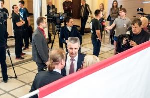 Политики не прогнозируют номинирования премьера, но делят портфели